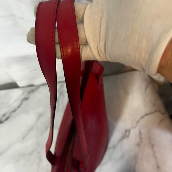 GUC Louis Vuitton Saint Jacques Red Epi Tote - Picture 7 of 12